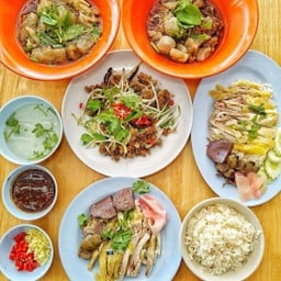 ข้าวมันไก่บ้าน-ธัญรส เกาเหลาเนื้อตุ๋น หมูตุ๋นสูตรต้นตำรับ สาขาพนัสนิคม พนัสนิคม