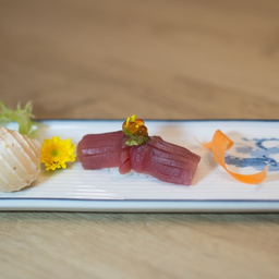 ข้าวปั้นทูน่า