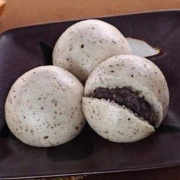 [อร่อยซ่ากับโค้ก] ซาลาเปา ไส้ถั่วแดงงาดำ (ชุด2ลูก) +  โค้ก ออริจินัล (กระป๋อง)