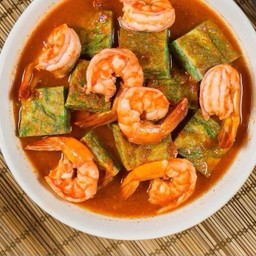 แกงส้มชะอมกุ้ง