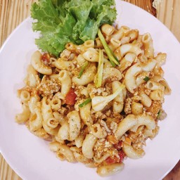 ผัดมักกะโรนีซอสมะเขือเทศ