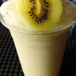 กีวี่ปั่นนม