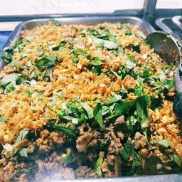 ลาบหมูเป็นกับข้าว