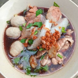 รองแชมป์ก๋วยเตี๋ยวเนื้อตุ๋น&กะเพราเนื้อ รสเด็ด สายไหม