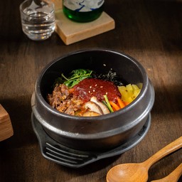 ข้าวยำเกาหลี (เนื้อวัว)