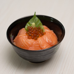 ข้าวหน้าแซลมอนอิกุระ