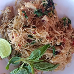 หมี่ผัดกระเพราหมู รสจัดผัด