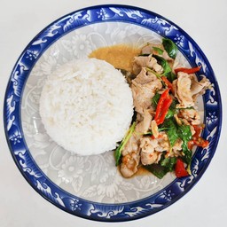 ข้าวกะเพราสันคอหมู