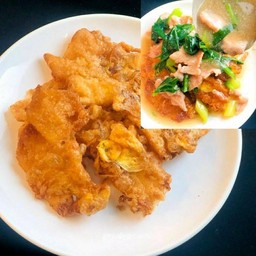 ราดหน้า เส้นใหญ่หมกไข่ทอดกรอบ