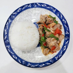 ข้าวกะเพราหมูตุ๋น