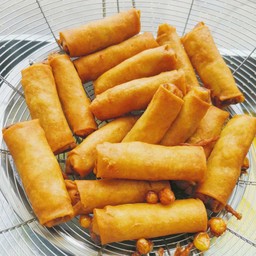 ปอเปี๊ยะทอดวุ้นเส้นเห็ดหอมผัก10ชิ้น