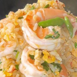 ข้าวผัดกุ้งพริกสด