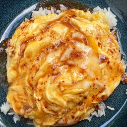 ข้าวไข่ข้นแอบแซ่บ