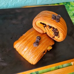 Chocolate Pain Suisse เพสทรีครีมวานิลาและช็อคโกแลตเกรดพรีเมี่ยม