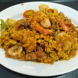 ปูนิ่มผัดผงกะหรี่