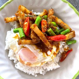 ข้าวราดเครื่องแกง