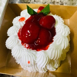 สตอเบอรี่ ครีมสดครึ่งปอนด์