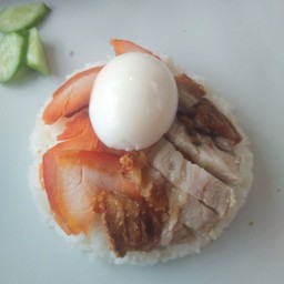 ข้าวหมูแดง+หมูกรอบ+ไข่