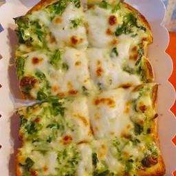 ปังปิ้งผักโขมอบชีส