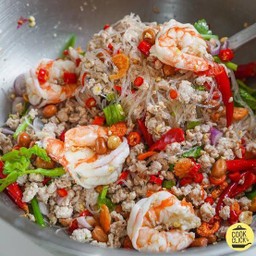 ยำวุ้นเส้นโบราณหมูสับ + กุ้ง