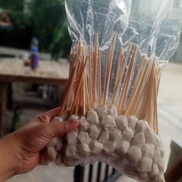 ลูกชิ้นชุบแป้งกรอบ-ซีแนน