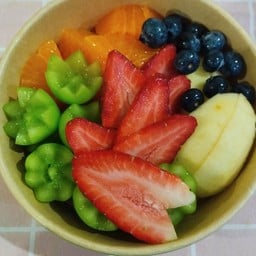 ผลไม้ ปอกสดพร้อมทานและอาหารkoreaจานด่วน