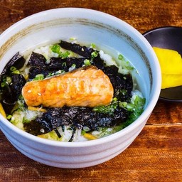 Sake Chazuke ข้าวต้มหน้าปลาแซลมอล