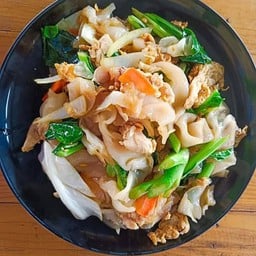 ผัดซีอิ้วหมูเส้นใหญ่
