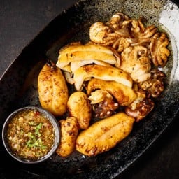 Grilled mix squid served with spicy dipping sauce