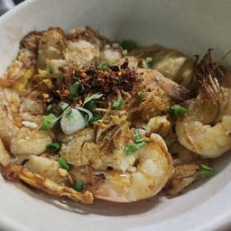 ก๋วยเตี๋ยวคั่วไก่ อร่อยริมทาง รพ.กลาง