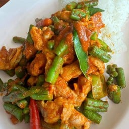 กะเพราอินดี้&ข้าวขาหมู -