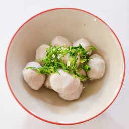 ลูกชิ้นเนื้อลวกจิ้ม