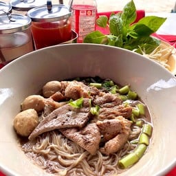 ก๋วยเตี๋ยวลูกชิ้นน้ำใส By.นายวอย ก๋วยเตี๋ยวลูกชิ้นน้ำใส By.นายวอย