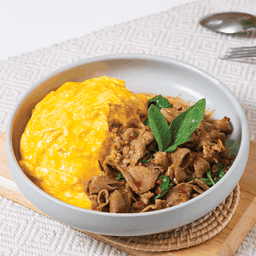 ข้าวไข่ข้นกระเพราเนื้อออสเตรเลียคลุกฝุ่น
