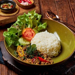 ผัดกะเพราหมูสับราดข้าว Stir Fried Basil with Mince Pork