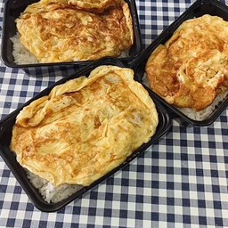 ข้าวไข่เจียว & มาม่าต้มยำ By คุณไตเติ้ล