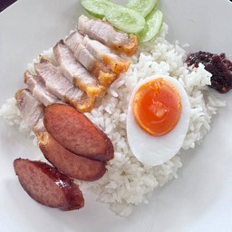 ข้าวหมูกรอบ