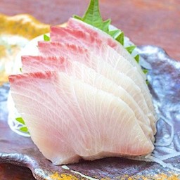 Hamachi Sashimi ปลาบุรี
