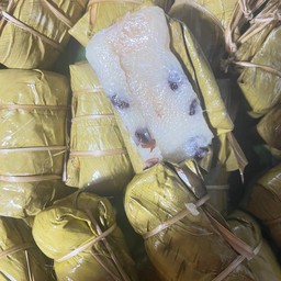 ข้าวต้มมัดไส้เผือกถั่วดำ