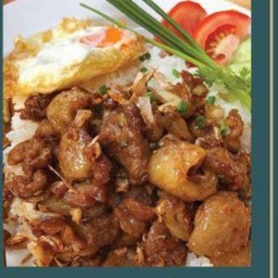 หมูอบกระเทียมพริกไทยราดข้าว