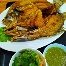 ปลากระพงทอดน้ำปลา