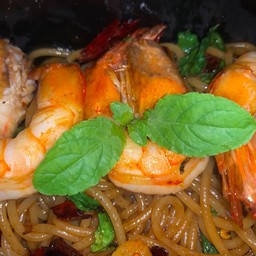 สปาเก็ตตี้กะเพรากุ้ง