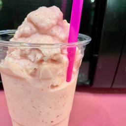 สตรอเบอร์รี่นมปั่น