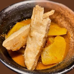 Ta9 แกงส้มมะละกอ ครีบปลาแซลมอนทอด  Curry