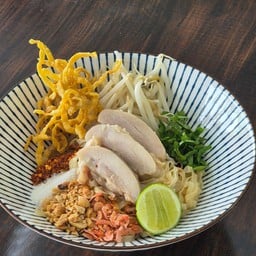บะหมี่เส้นแบน แห้งไก่โบราณ