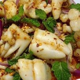 ลาบไข่ปลาหมึก