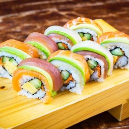 Rainbow roll เรนโบว์โรล
