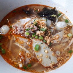 เกี๊ยมอี๋ต้มยำ