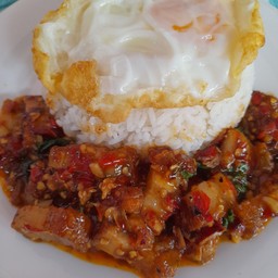 กะเพราหมูกรอบ