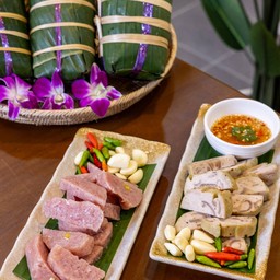 แหนมห่อใบตอง